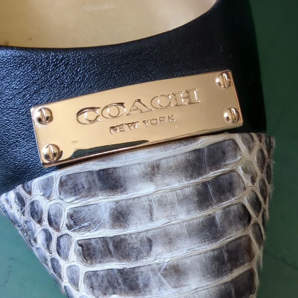 Coach Zan Two Tone Black/ Snake Skin heels Size 9 - Picture 16 of 16